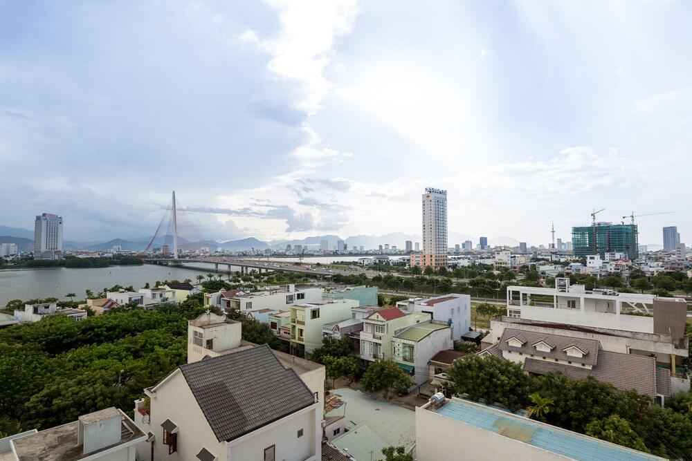 カリ ナイト ホテル ダナン ダナン市 エクステリア 写真